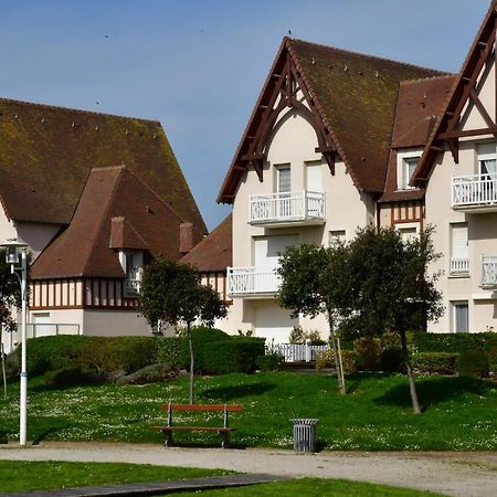 Appartement Spacieux Avec Balcon - A 50M De La Plage กูร์เซิล-โซร์-แม ภายนอก รูปภาพ