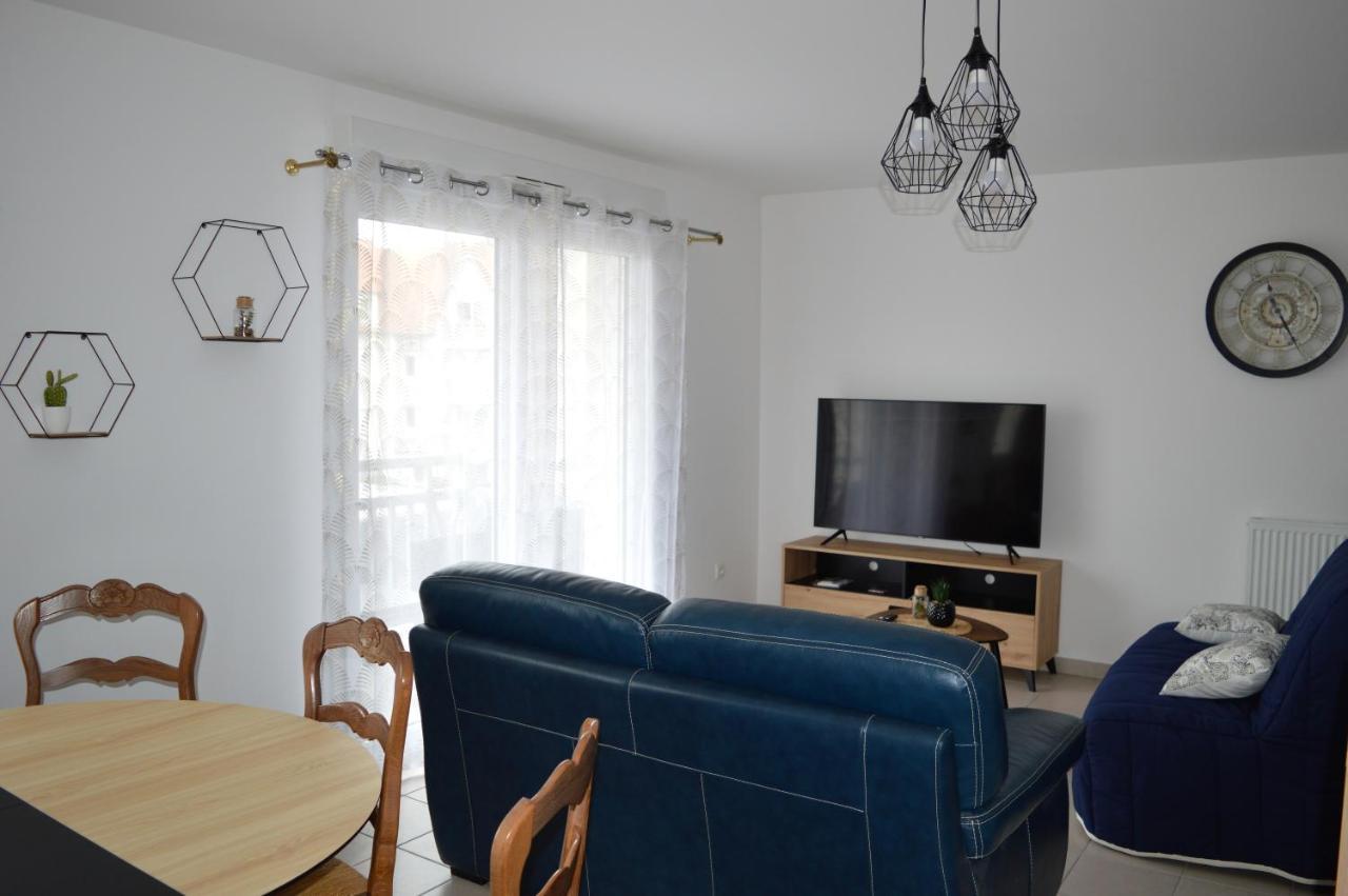 Appartement Spacieux Avec Balcon - A 50M De La Plage กูร์เซิล-โซร์-แม ภายนอก รูปภาพ